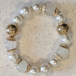 Elegant Gold and White Beaded Bracelet